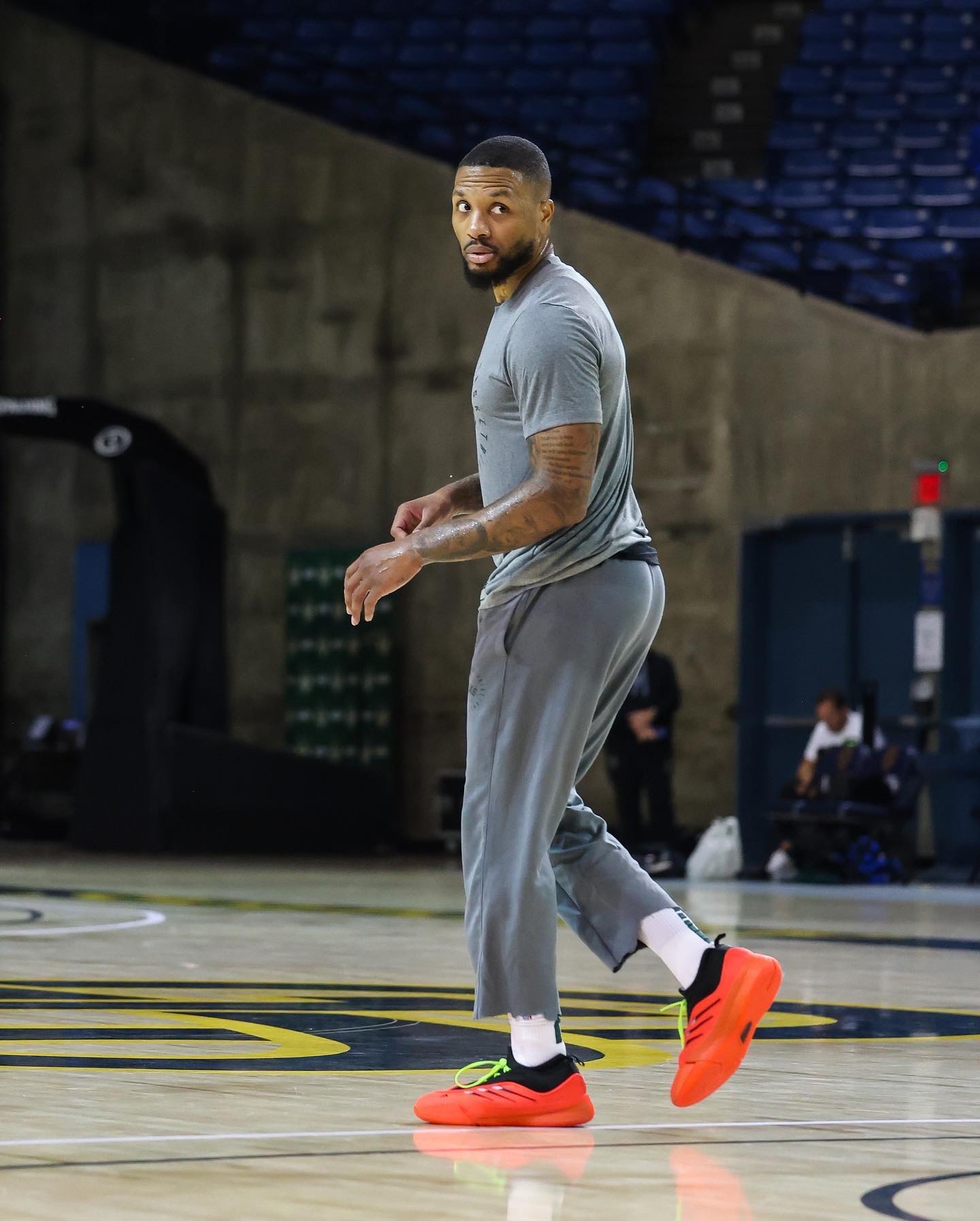 密尔沃基雄鹿训练开放日，今晚主帅复盘引欢呼，欧冠在即，控场能力受关注的简单介绍-乐竞体育官网